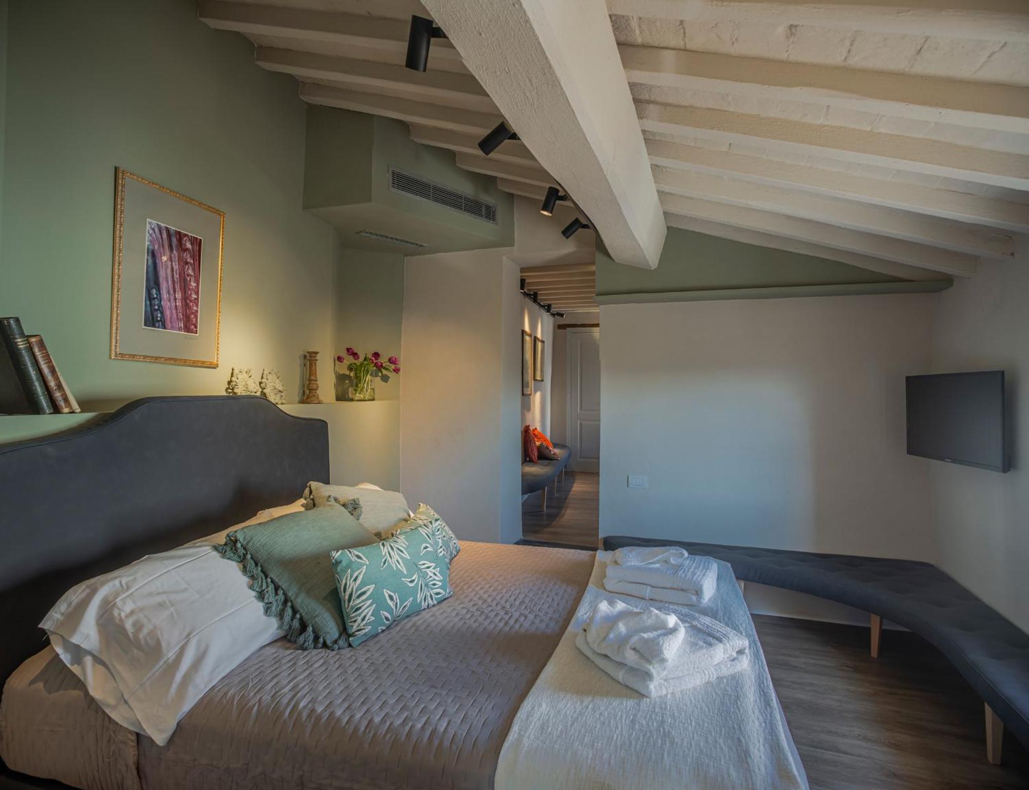 Bed and Breakfast Relais Borgo Elissa Чертальдо Экстерьер фото