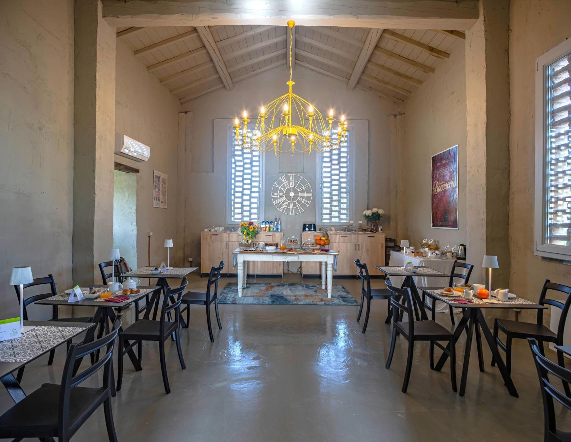 Bed and Breakfast Relais Borgo Elissa Чертальдо Экстерьер фото