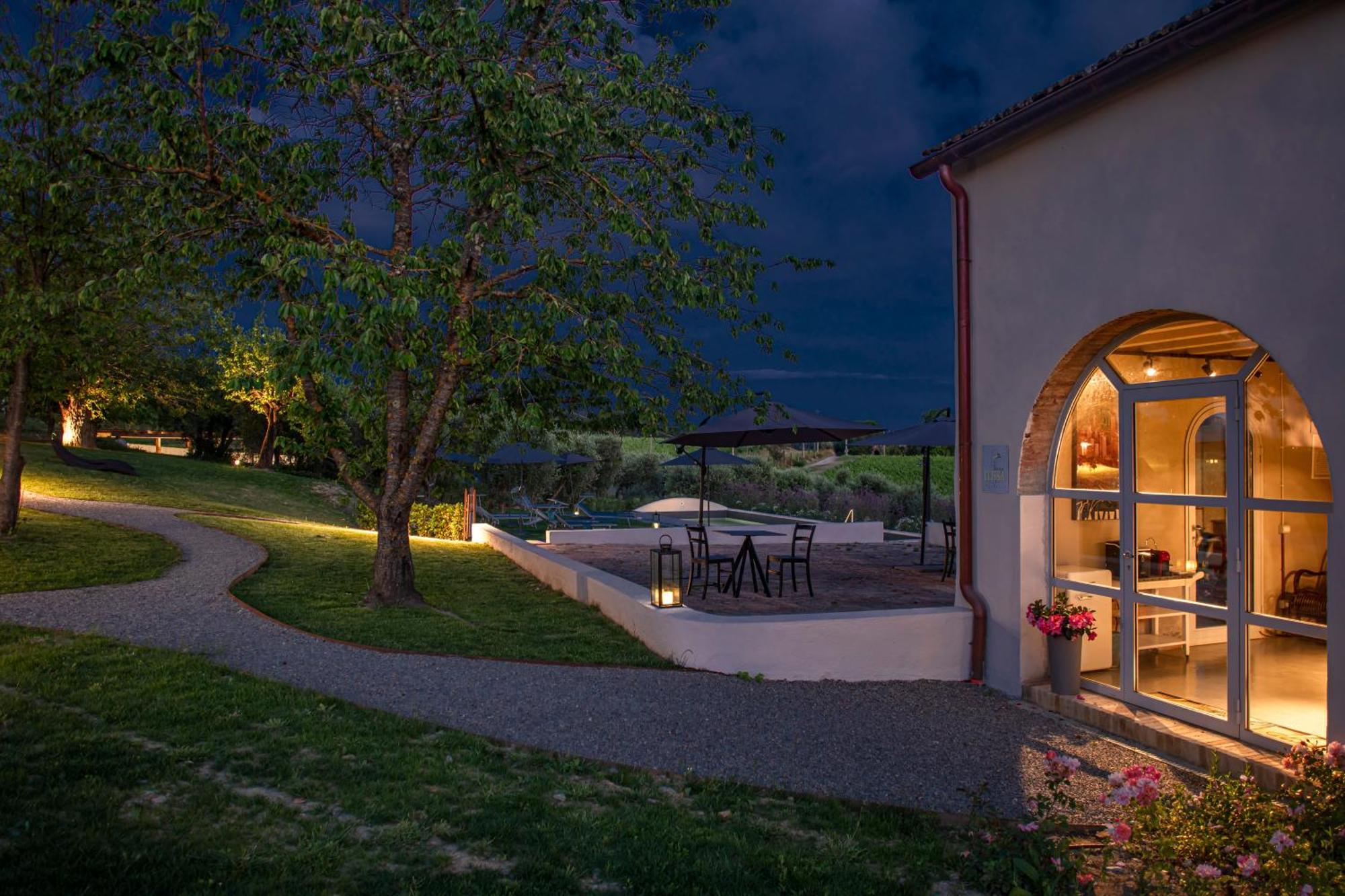 Bed and Breakfast Relais Borgo Elissa Чертальдо Экстерьер фото