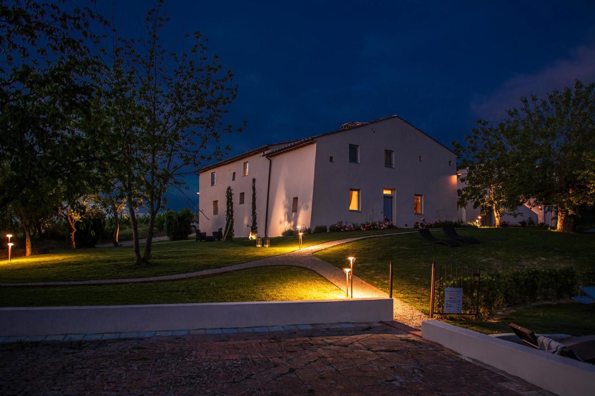 Bed and Breakfast Relais Borgo Elissa Чертальдо Экстерьер фото